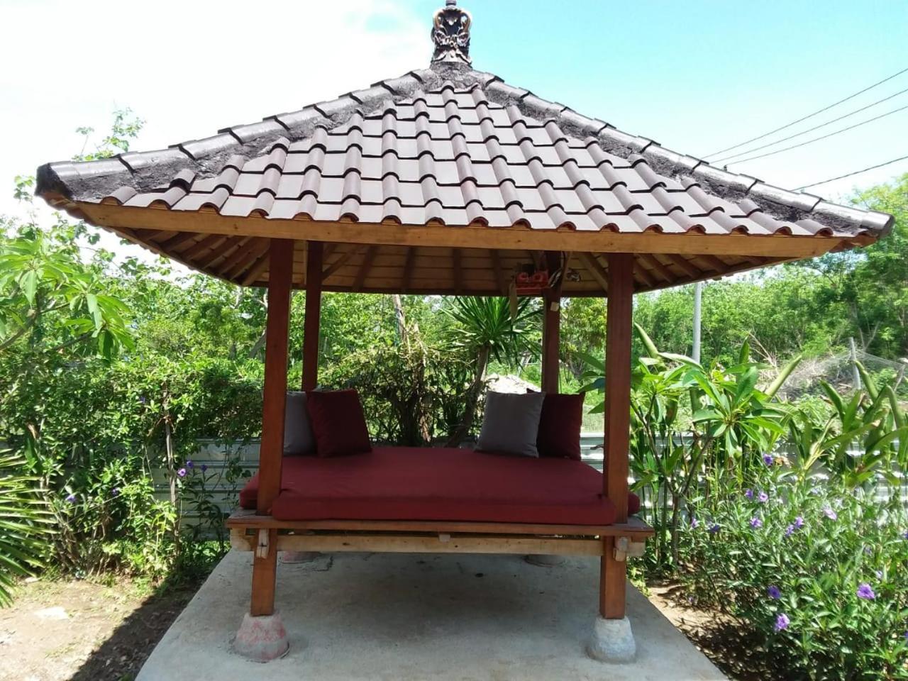Uma Hostel Lembongan Екстериор снимка