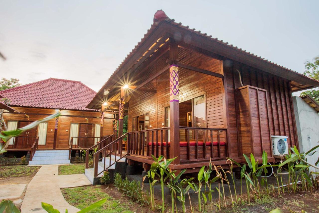 Uma Hostel Lembongan Екстериор снимка