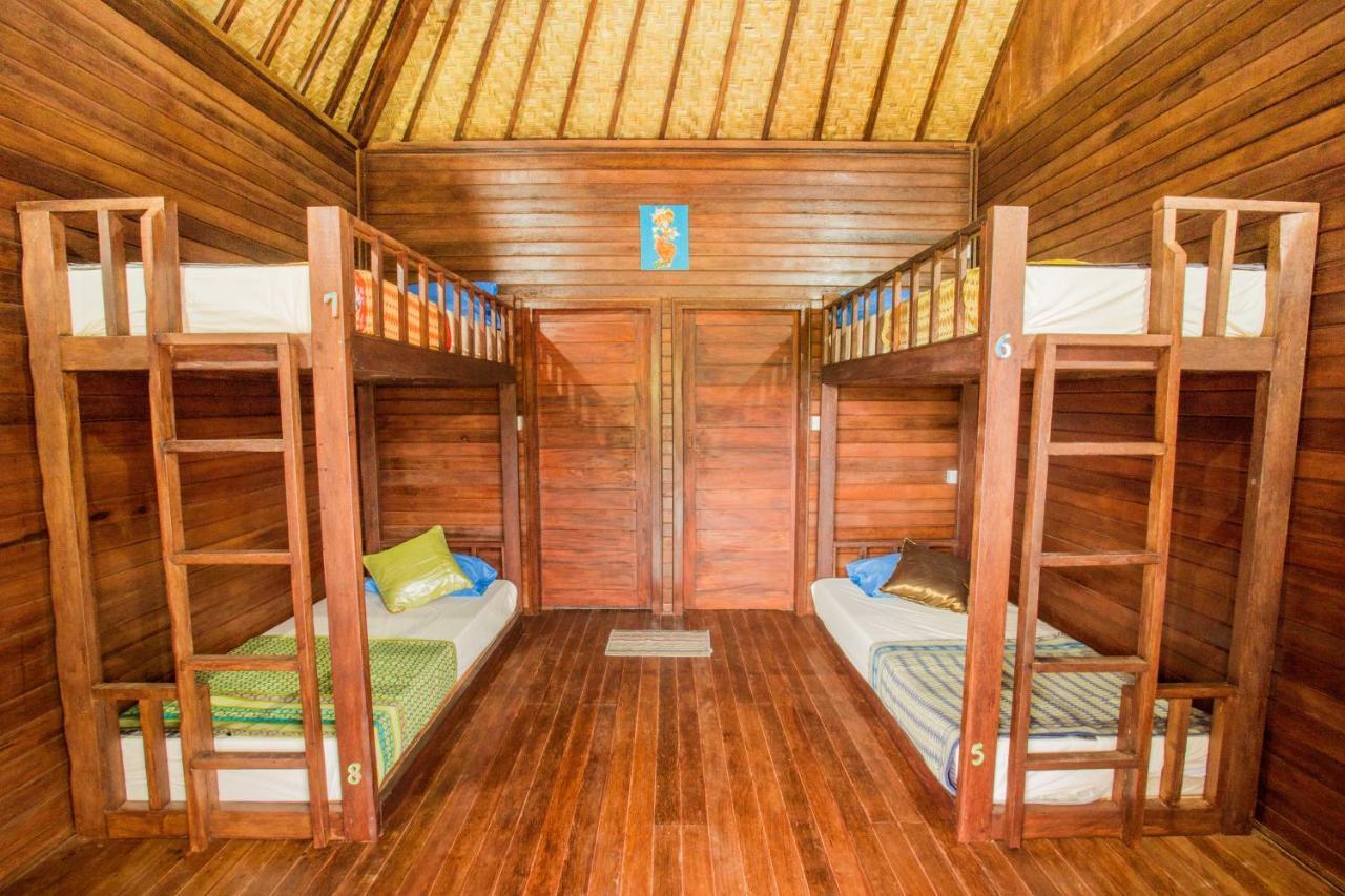 Uma Hostel Lembongan Екстериор снимка
