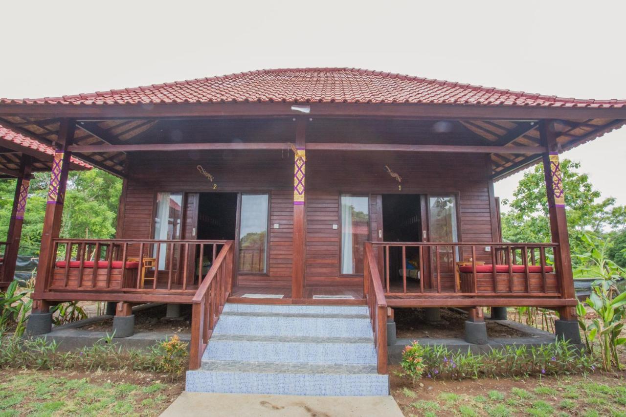 Uma Hostel Lembongan Екстериор снимка