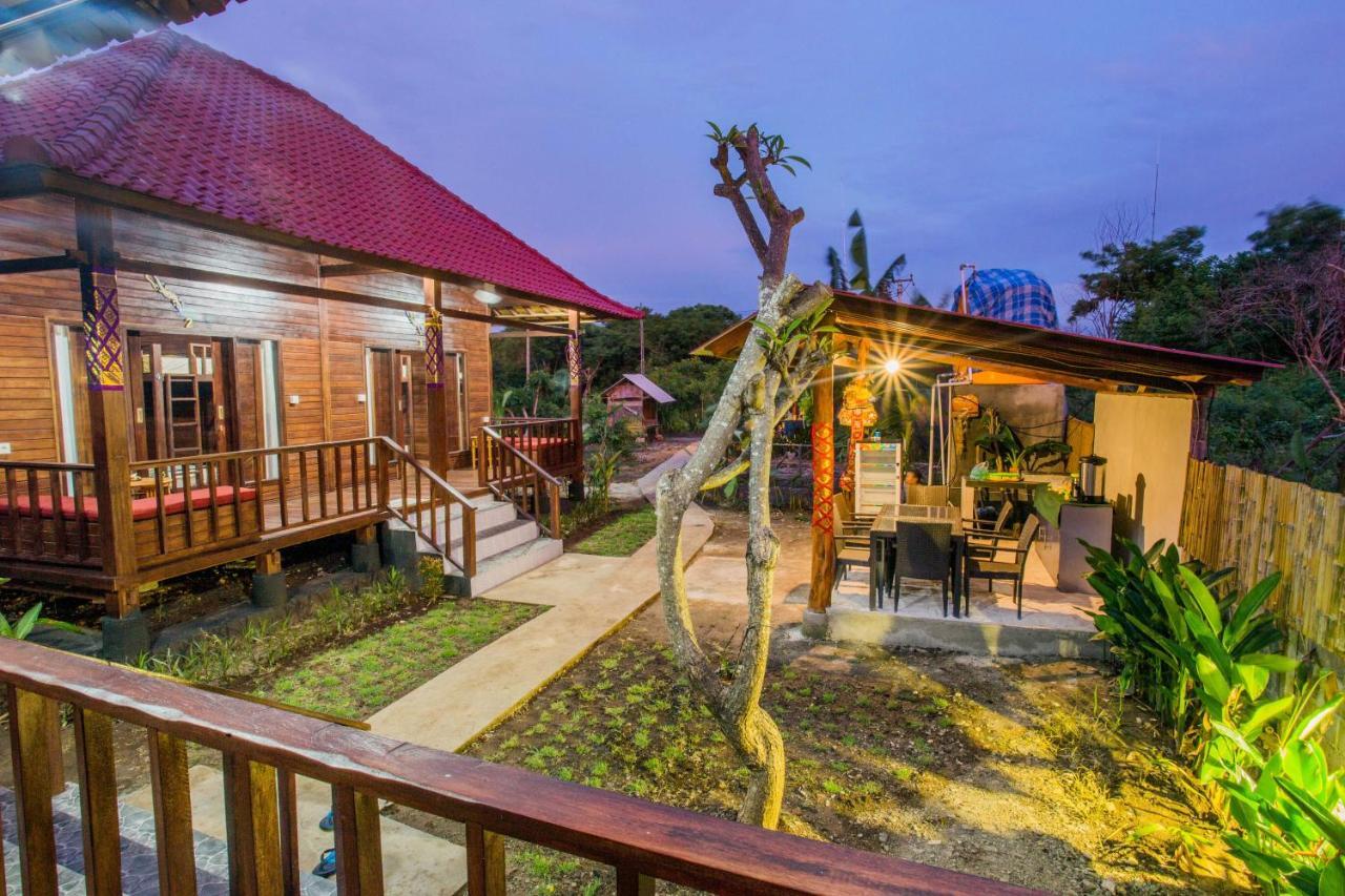 Uma Hostel Lembongan Екстериор снимка